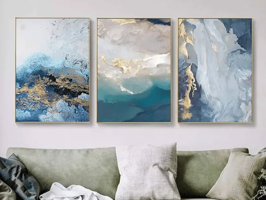 Drieluik als decoratie boven de bank